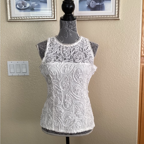 NWT White House Black Market Sleeveless Lace Shell Ecru - Picture 3 of 9